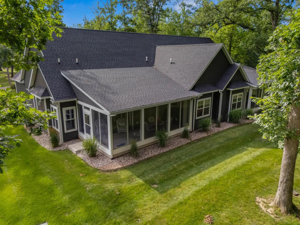 1222 Lochaven Circle Hillsdale, MI 49242