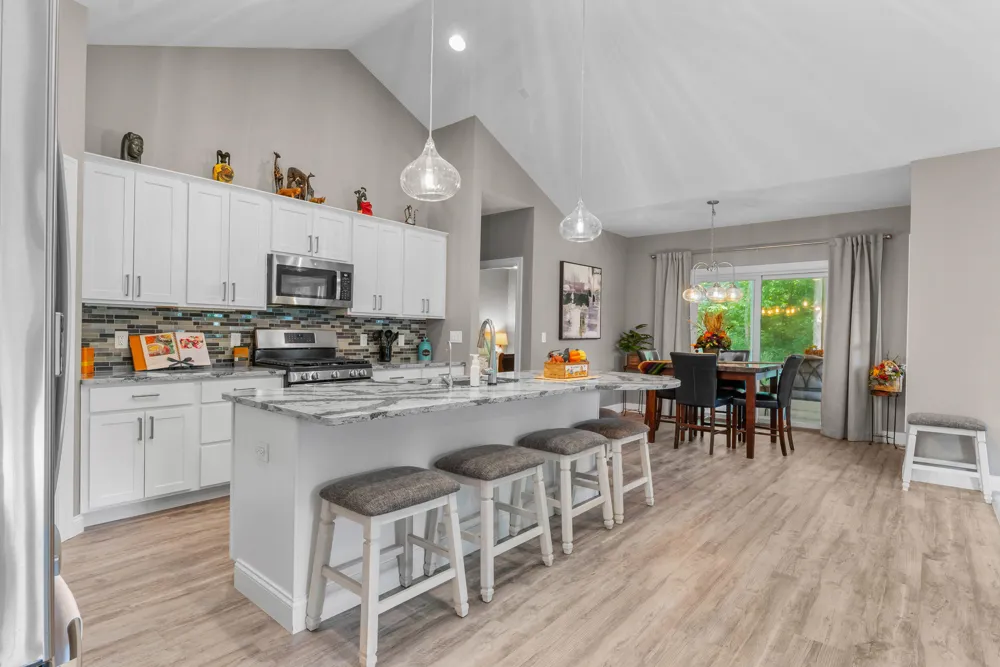 1222 Lochaven Circle Hillsdale, MI 49242