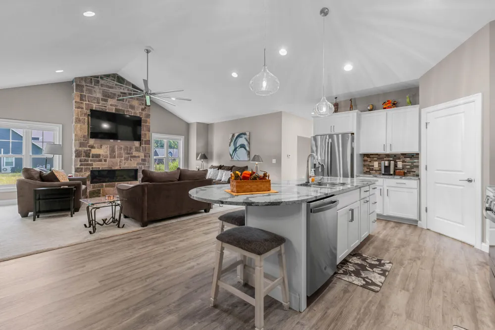 1222 Lochaven Circle Hillsdale, MI 49242