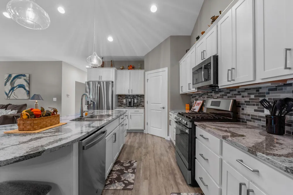 1222 Lochaven Circle Hillsdale, MI 49242