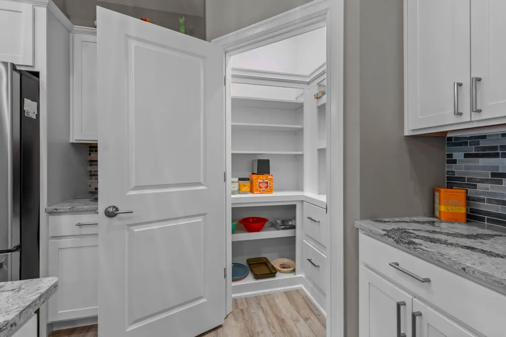 1222 Lochaven Circle Hillsdale, MI 49242