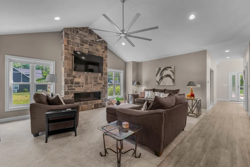 1222 Lochaven Circle Hillsdale, MI 49242