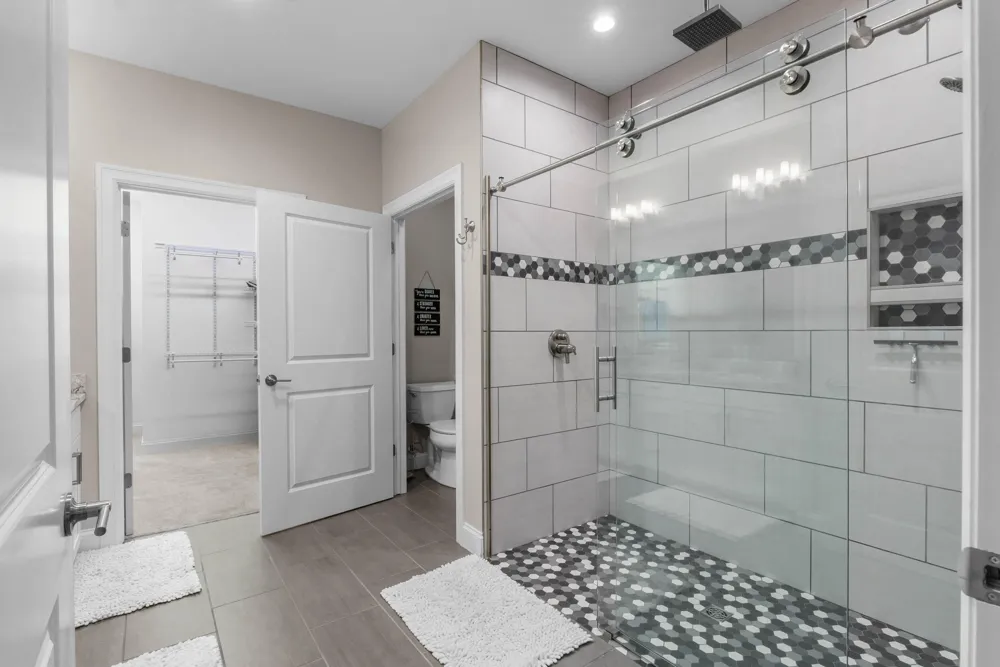 1222 Lochaven Circle Hillsdale, MI 49242