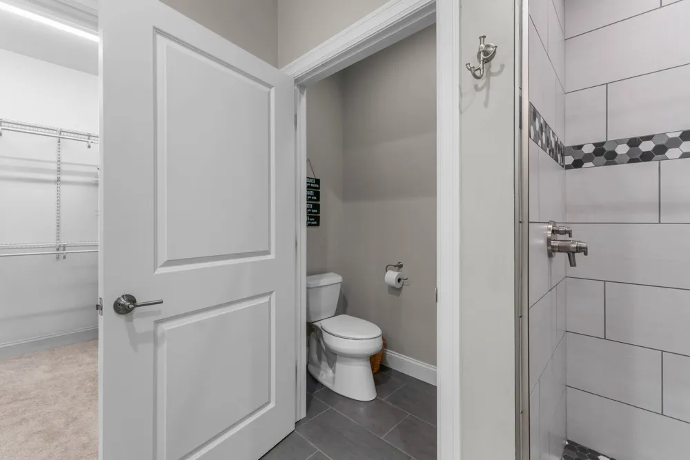 1222 Lochaven Circle Hillsdale, MI 49242