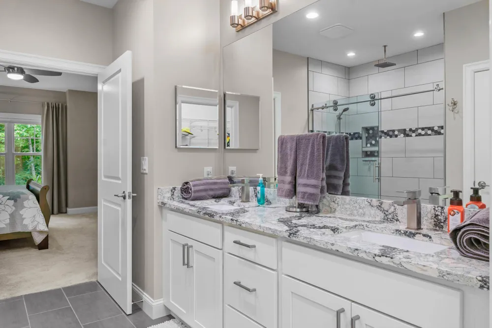 1222 Lochaven Circle Hillsdale, MI 49242