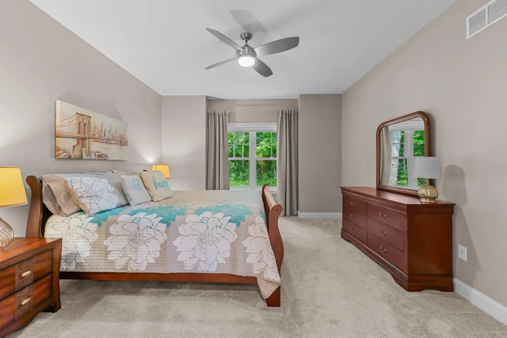 1222 Lochaven Circle Hillsdale, MI 49242