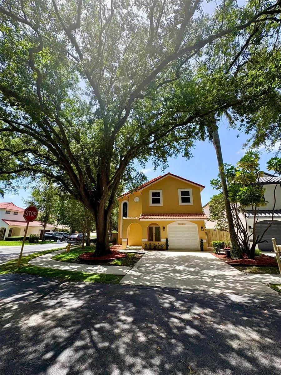 9833 NW 5th Ct Plantation, FL 33324