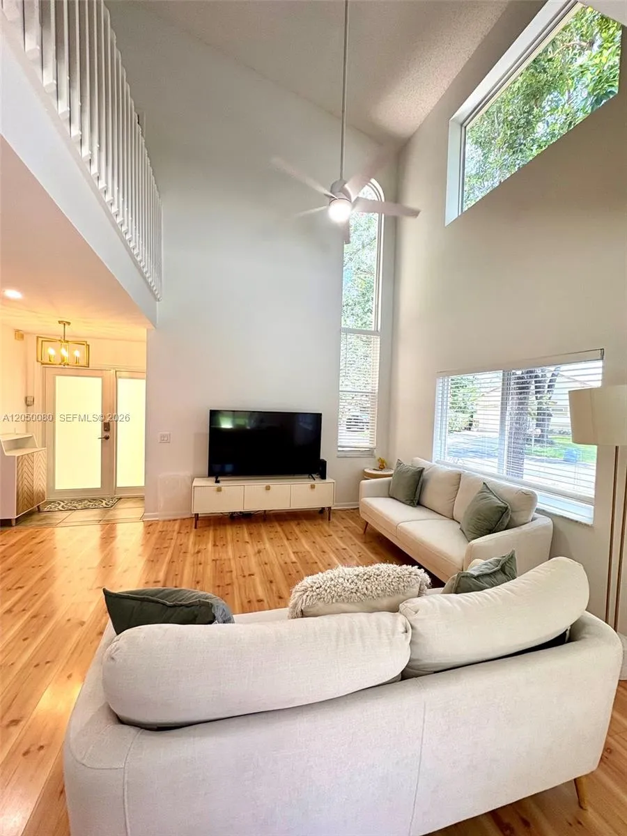 9833 NW 5th Ct Plantation, FL 33324