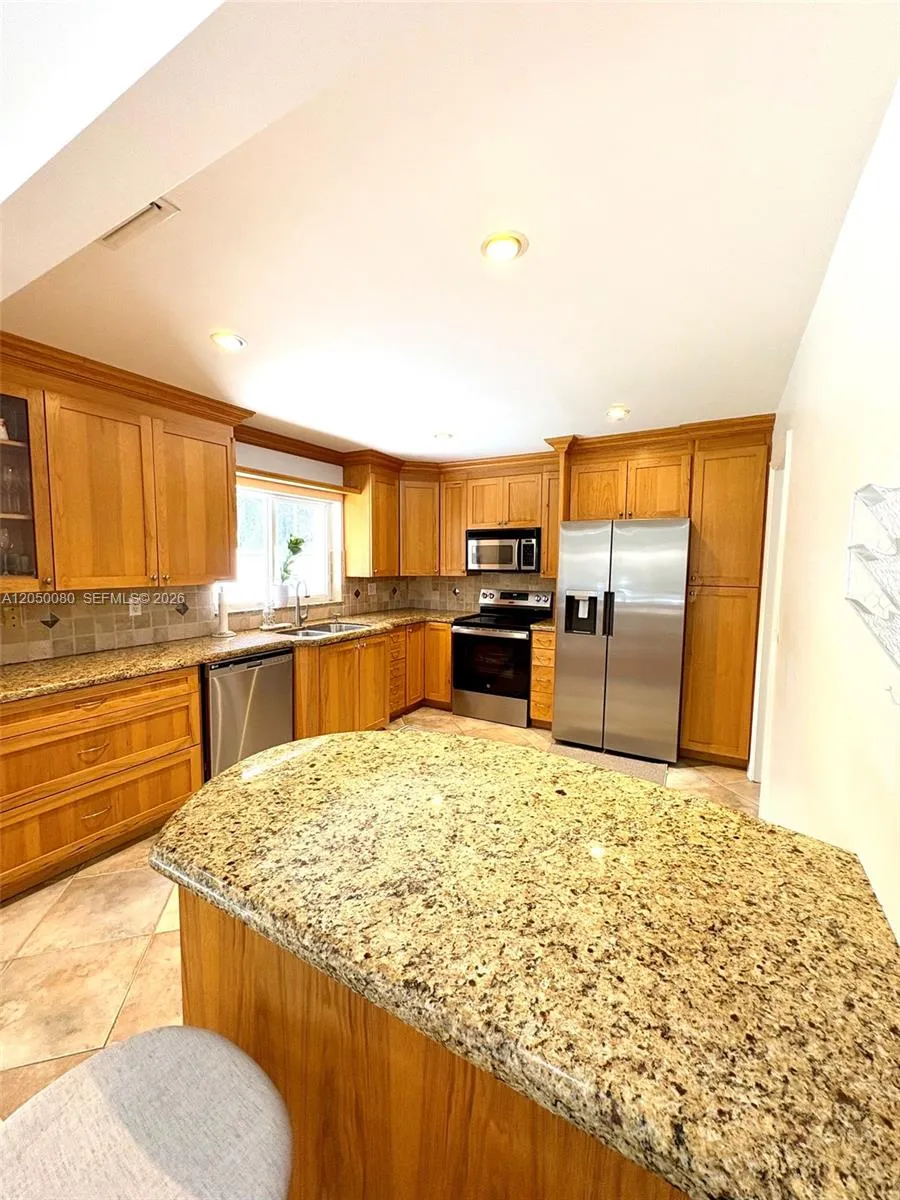 9833 NW 5th Ct Plantation, FL 33324