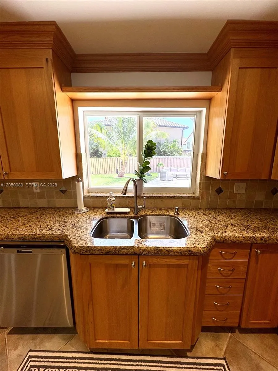 9833 NW 5th Ct Plantation, FL 33324