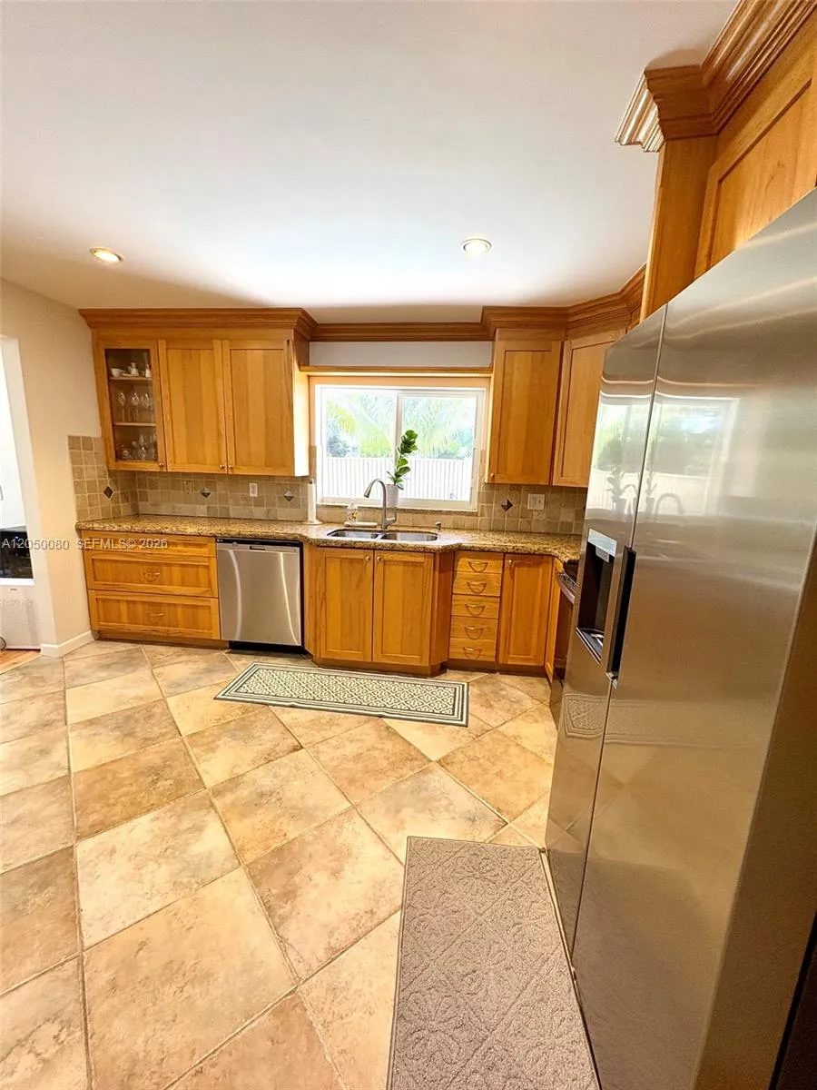 9833 NW 5th Ct Plantation, FL 33324