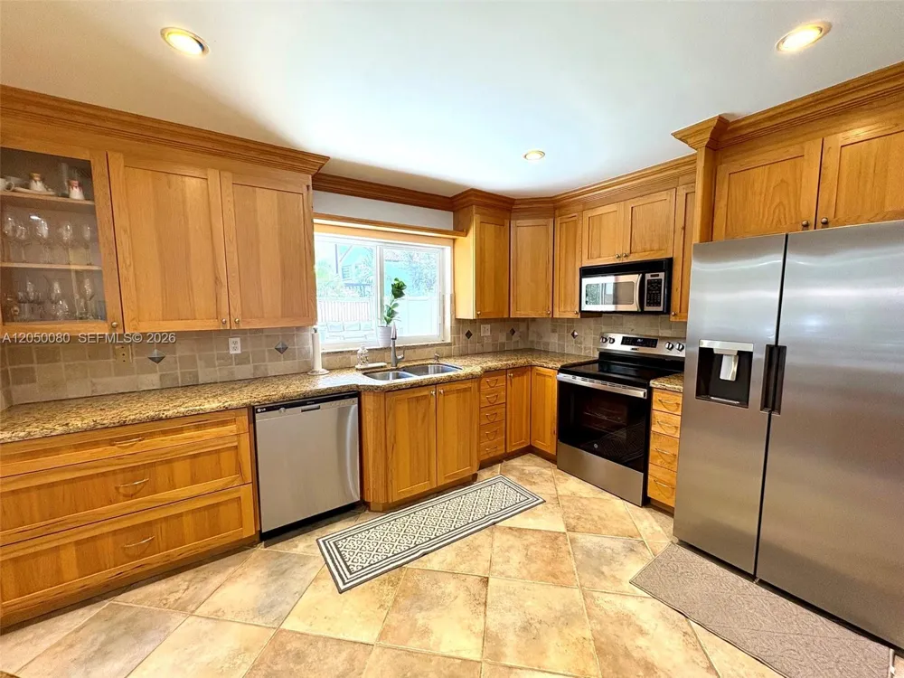 9833 NW 5th Ct Plantation, FL 33324