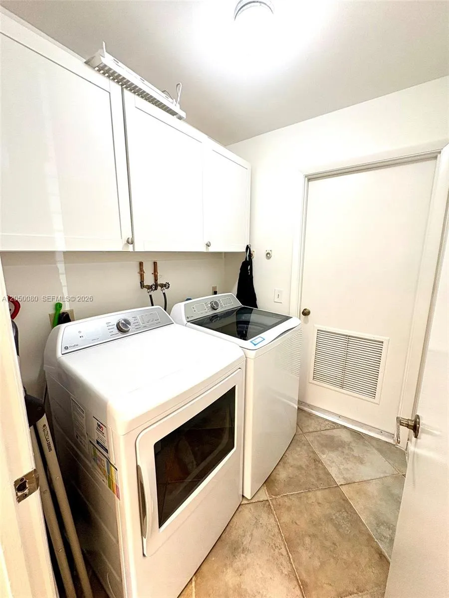 9833 NW 5th Ct Plantation, FL 33324
