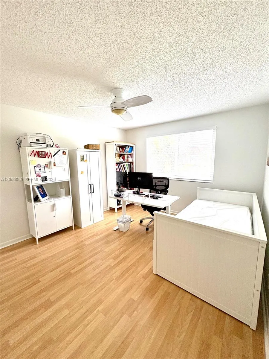 9833 NW 5th Ct Plantation, FL 33324