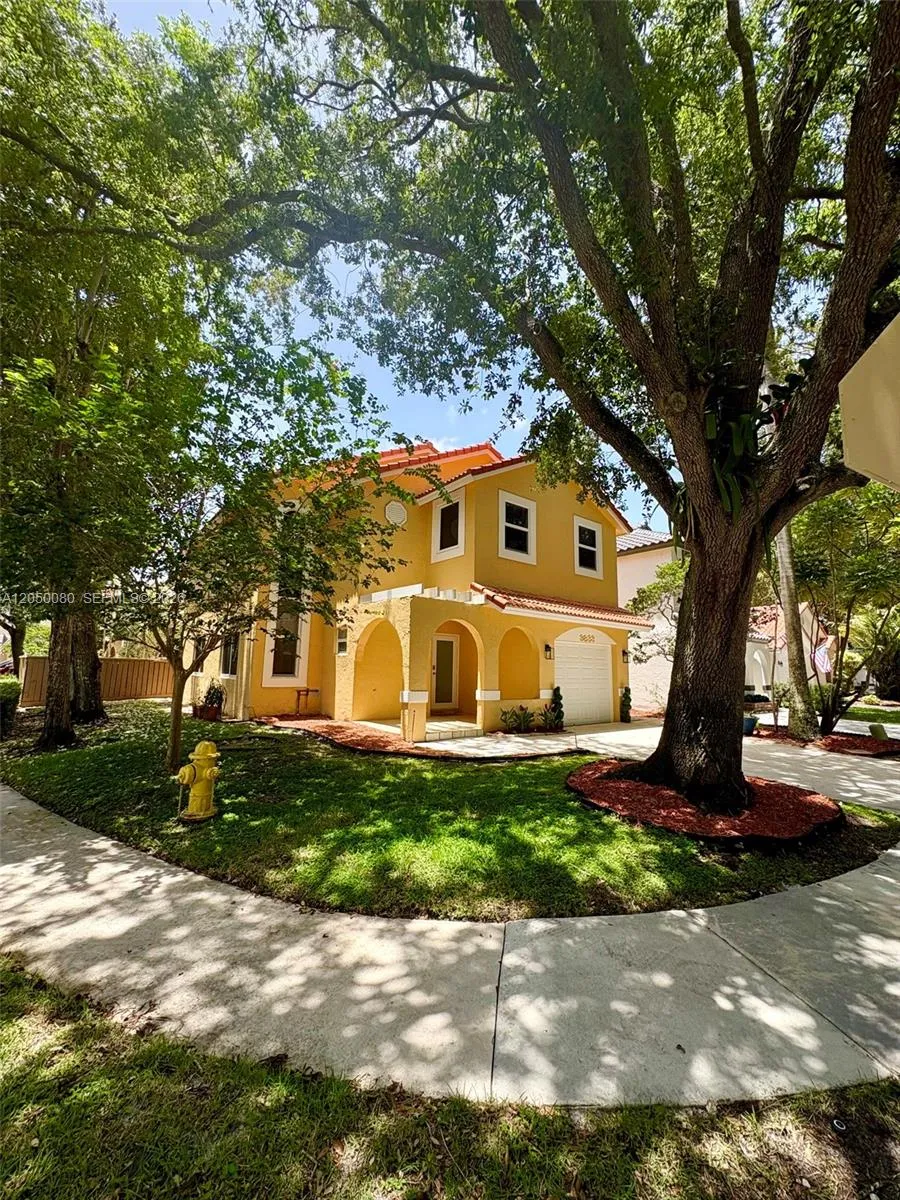 9833 NW 5th Ct Plantation, FL 33324