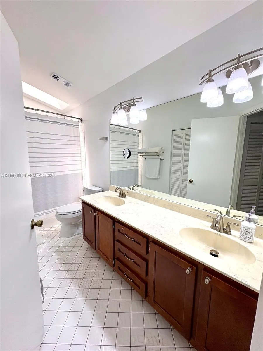 9833 NW 5th Ct Plantation, FL 33324