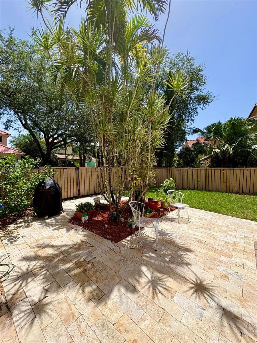 9833 NW 5th Ct Plantation, FL 33324