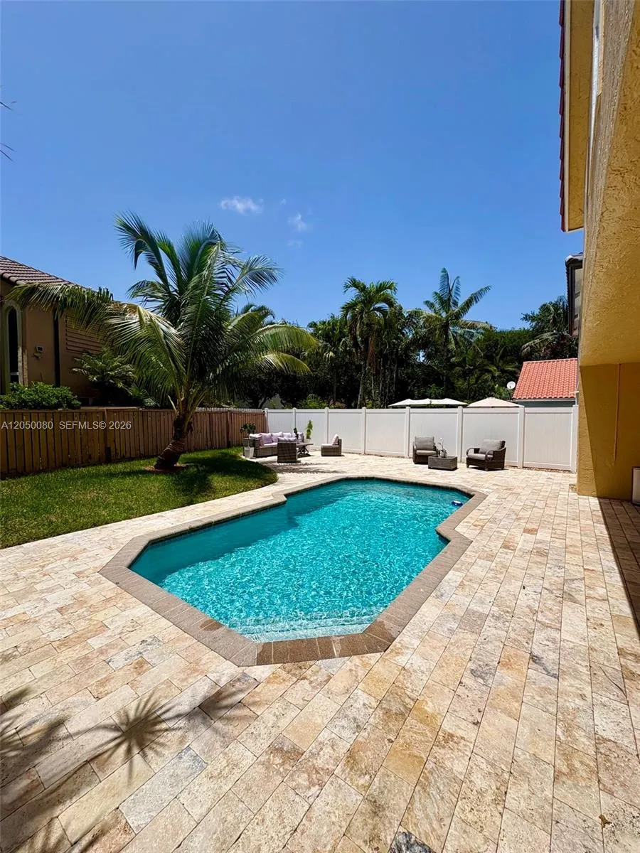 9833 NW 5th Ct Plantation, FL 33324