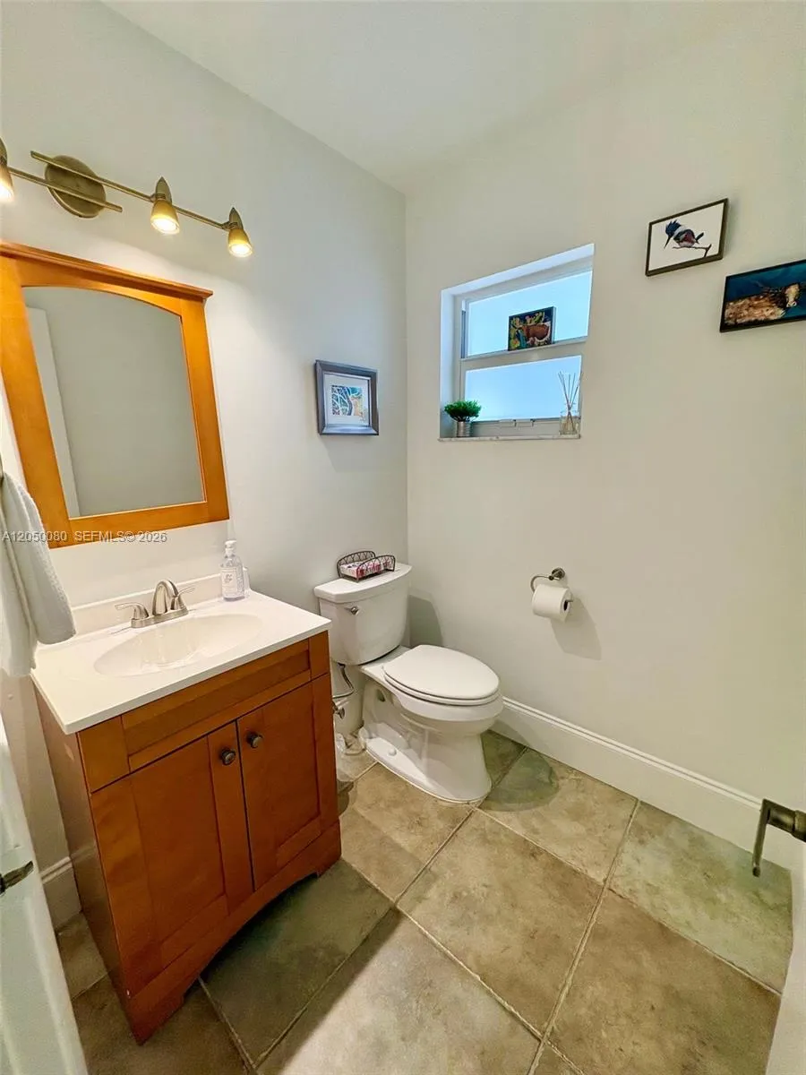 9833 NW 5th Ct Plantation, FL 33324