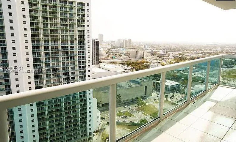 1800 Bayshore Dr #3014 Miami, FL 33132