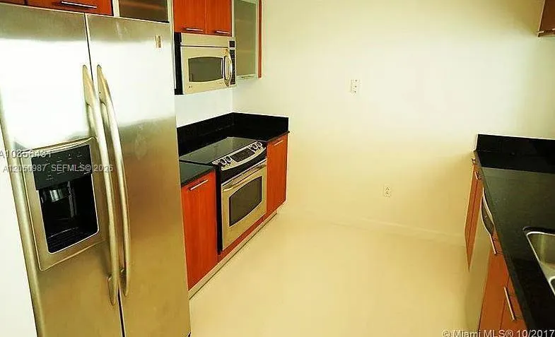1800 Bayshore Dr #3014 Miami, FL 33132