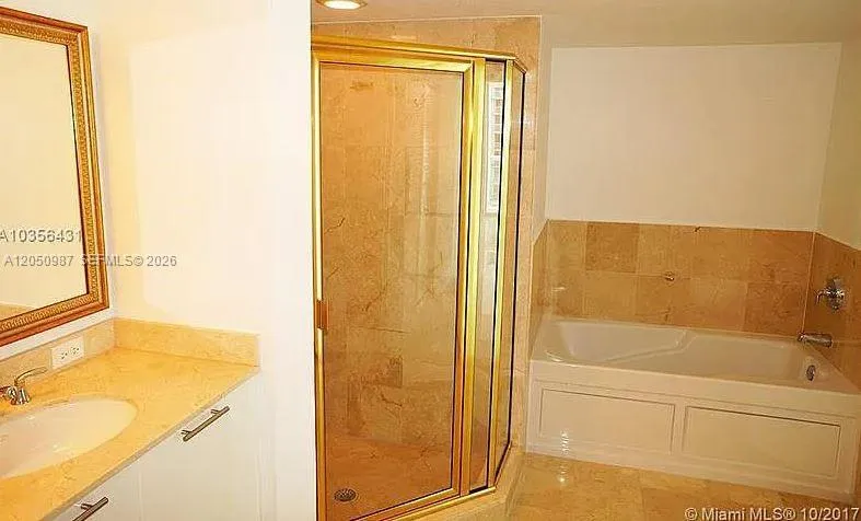 1800 Bayshore Dr #3014 Miami, FL 33132