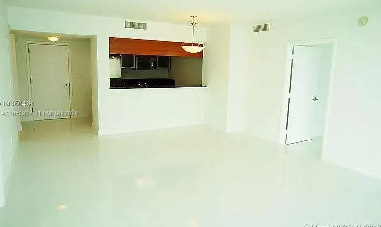 1800 Bayshore Dr #3014 Miami, FL 33132