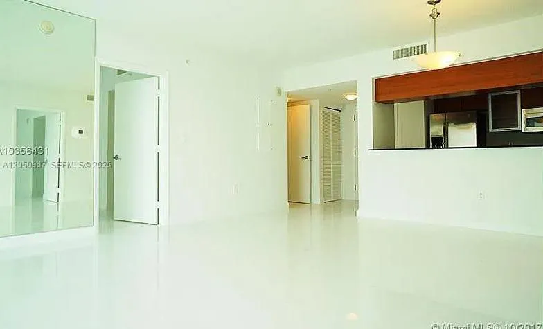 1800 Bayshore Dr #3014 Miami, FL 33132