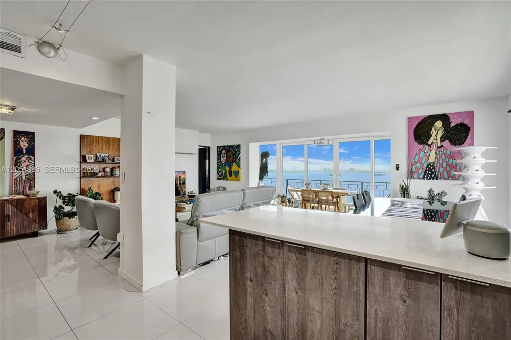 11111 Biscayne Blvd #1915 Miami, FL 33181
