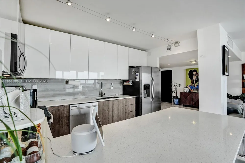 11111 Biscayne Blvd #1915 Miami, FL 33181