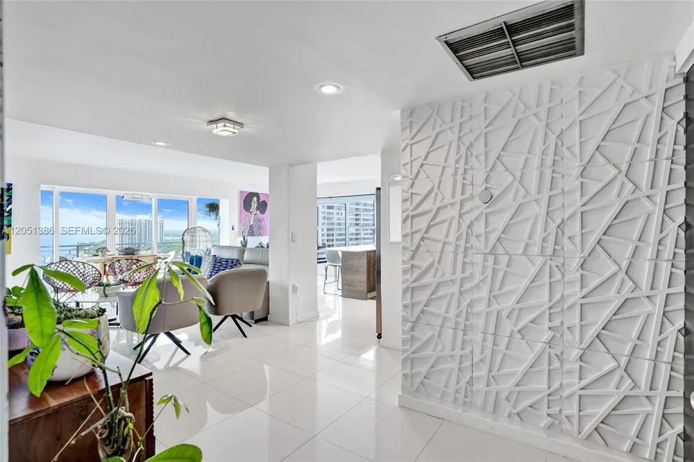 11111 Biscayne Blvd #1915 Miami, FL 33181