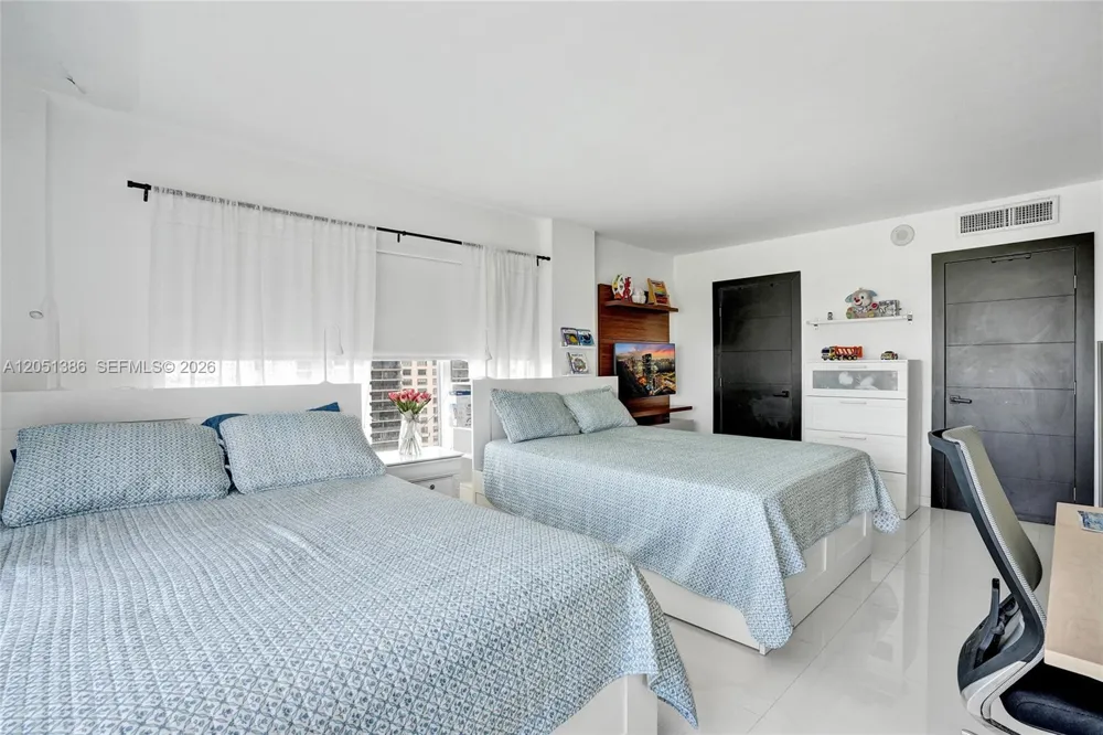 11111 Biscayne Blvd #1915 Miami, FL 33181