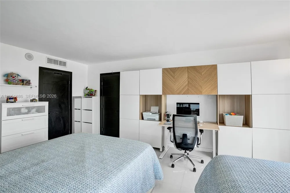 11111 Biscayne Blvd #1915 Miami, FL 33181