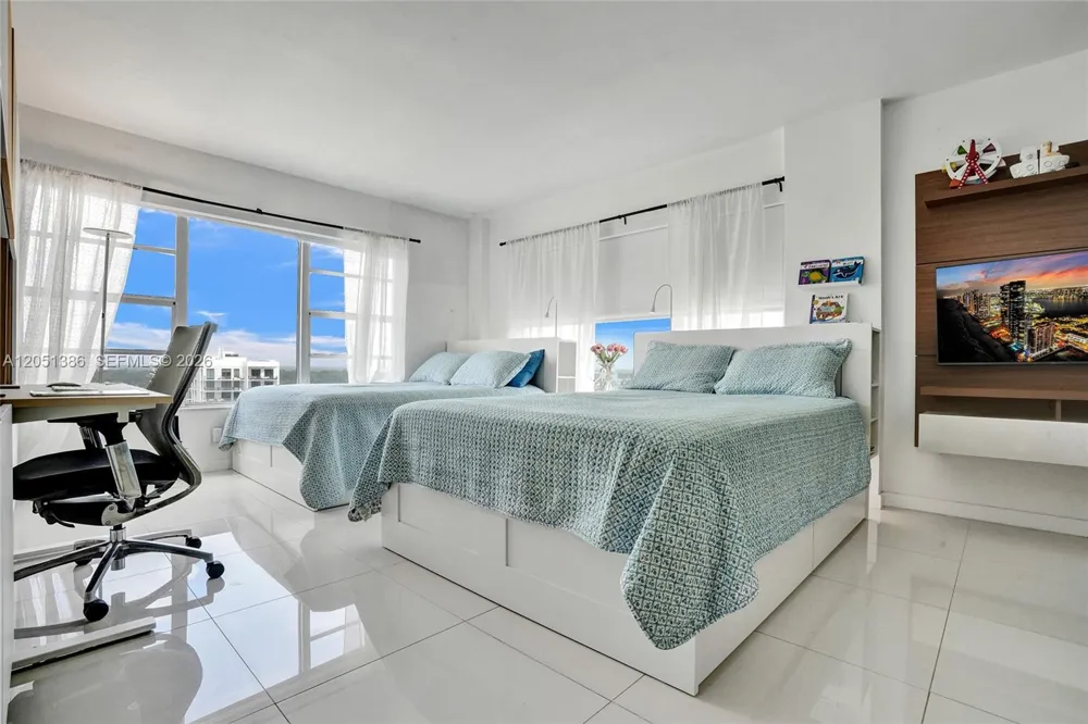 11111 Biscayne Blvd #1915 Miami, FL 33181