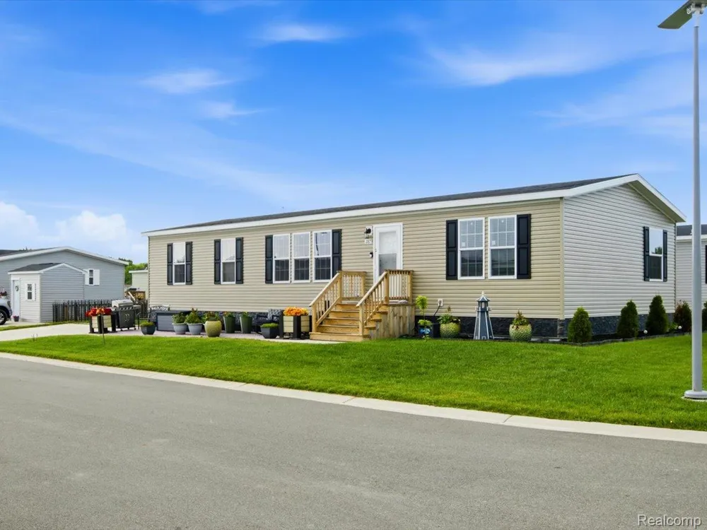 287 Rosebud Court Port Huron Charter Township, MI 48060