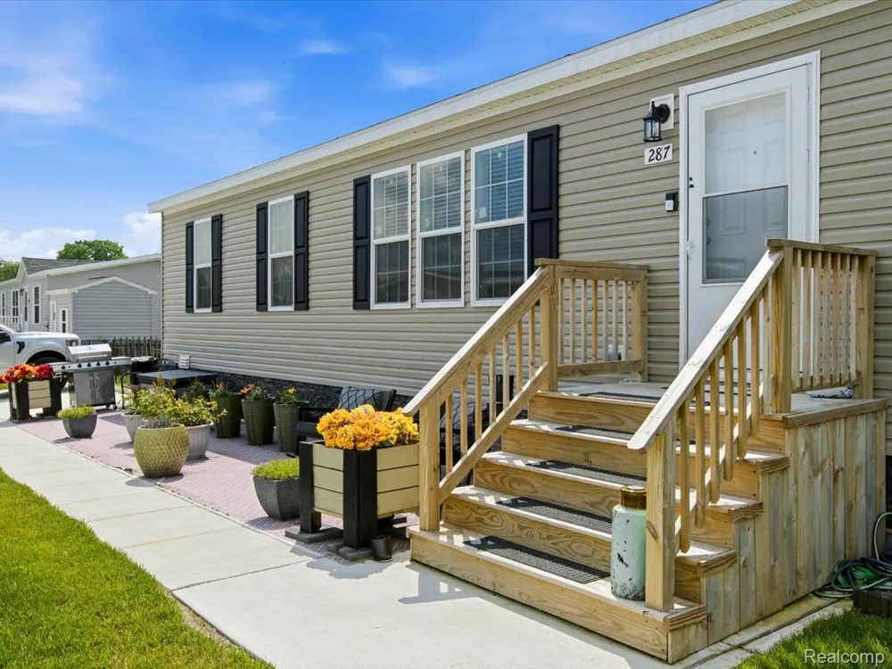 287 Rosebud Court Port Huron Charter Township, MI 48060