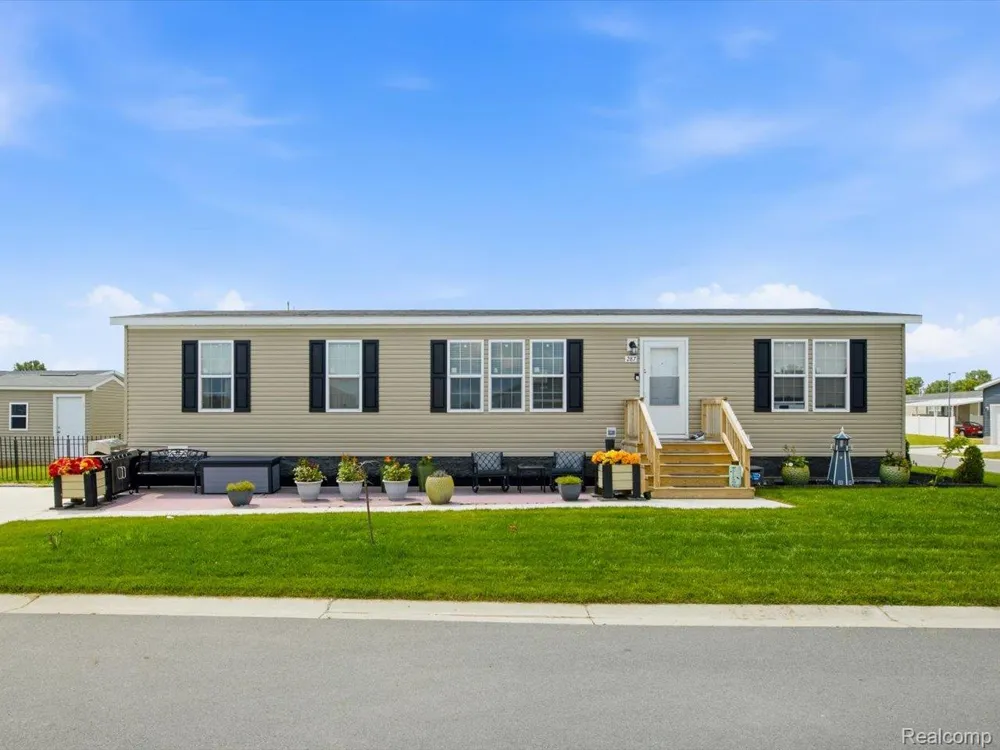 287 Rosebud Court Port Huron Charter Township, MI 48060