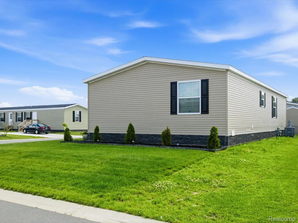 287 Rosebud Court Port Huron Charter Township, MI 48060