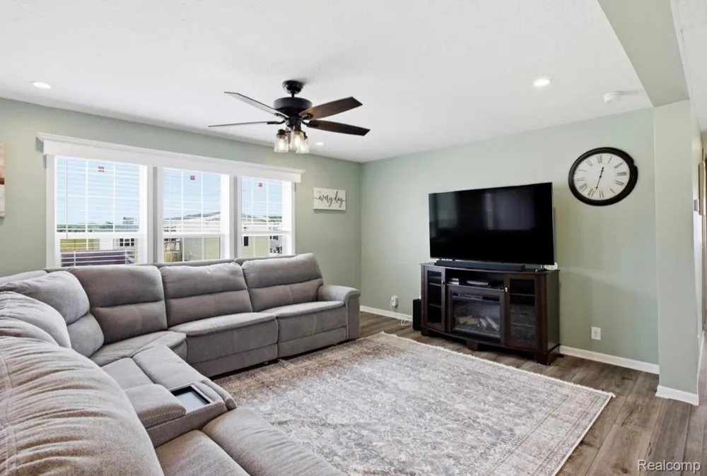 287 Rosebud Court Port Huron Charter Township, MI 48060