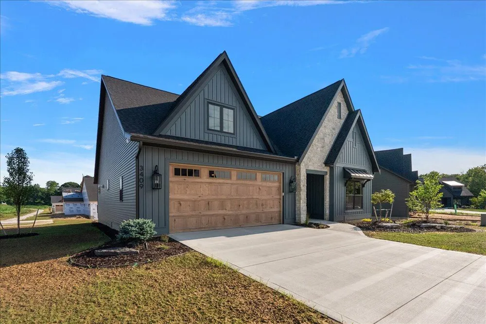 3409 Broadleaf Lane Jenison, MI 49428