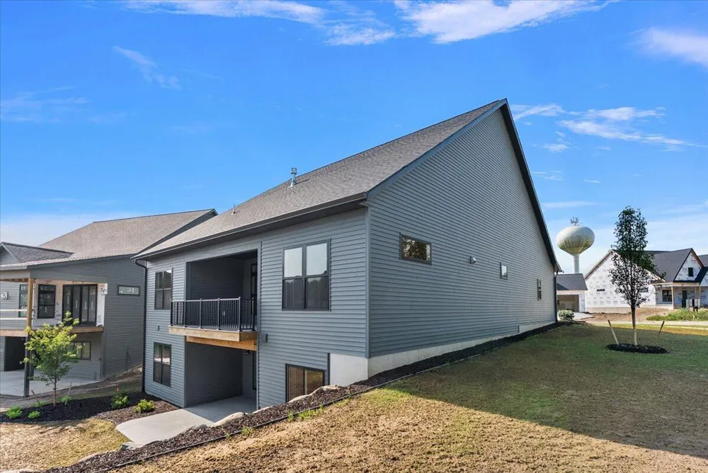 3409 Broadleaf Lane Jenison, MI 49428
