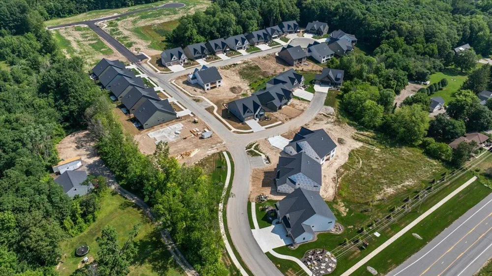 3409 Broadleaf Lane Jenison, MI 49428