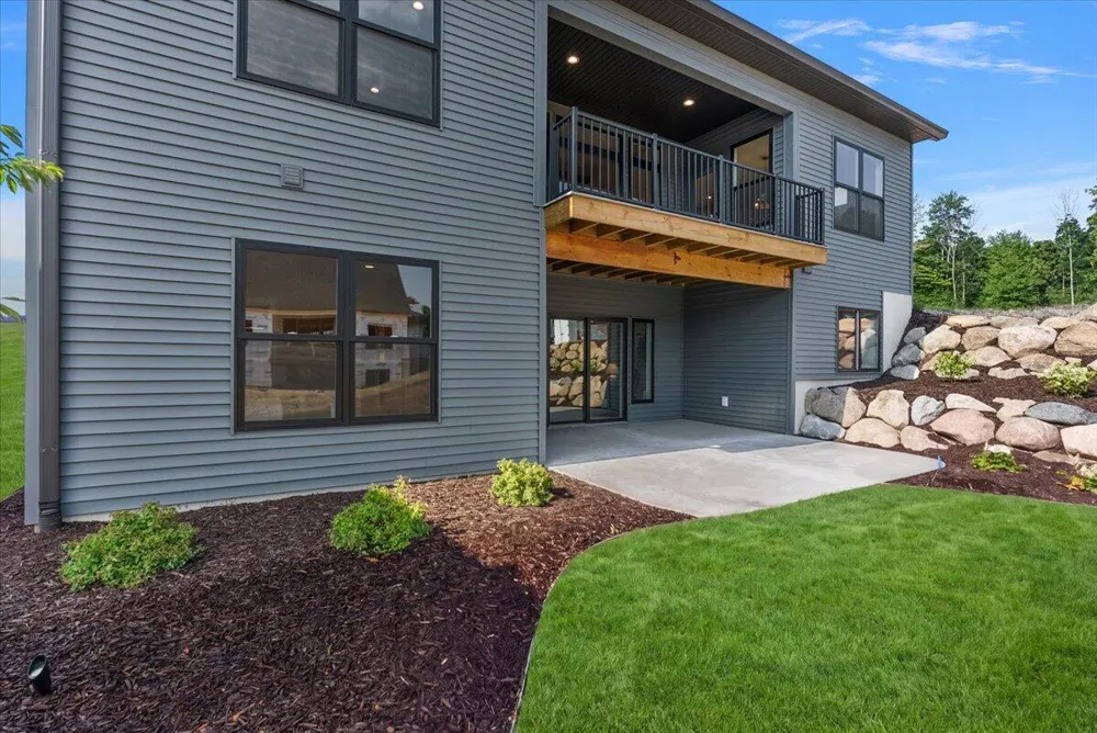 3409 Broadleaf Lane Jenison, MI 49428