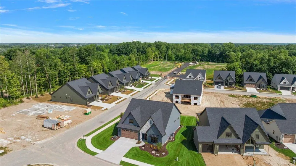 3409 Broadleaf Lane Jenison, MI 49428