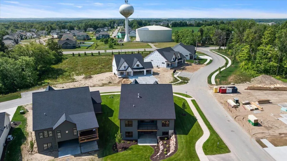 3409 Broadleaf Lane Jenison, MI 49428