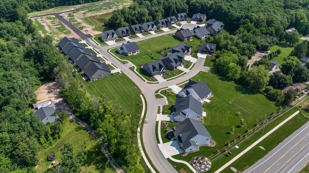 3409 Broadleaf Lane Jenison, MI 49428