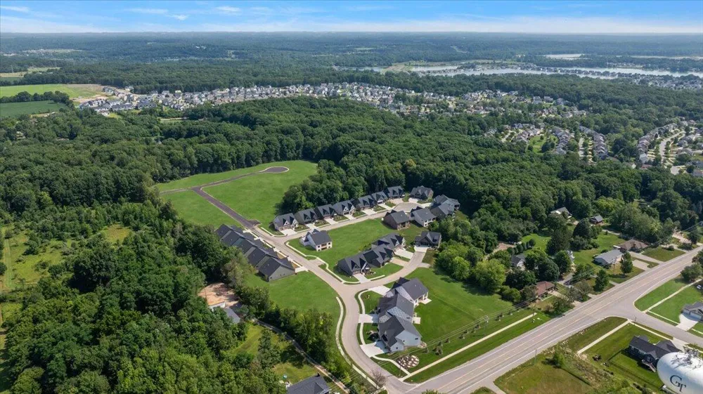 3409 Broadleaf Lane Jenison, MI 49428