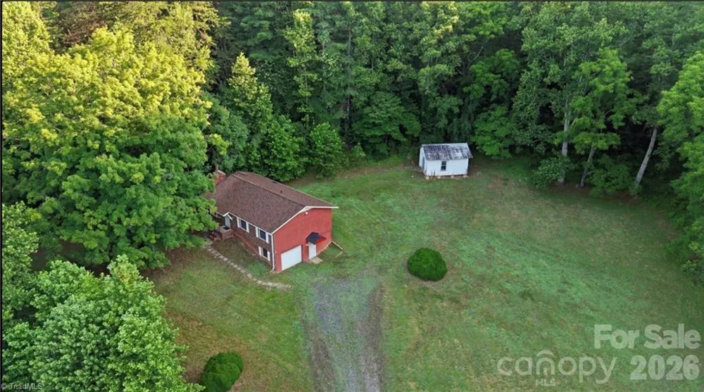 11526 US Highway 421 Purlear, NC 28665