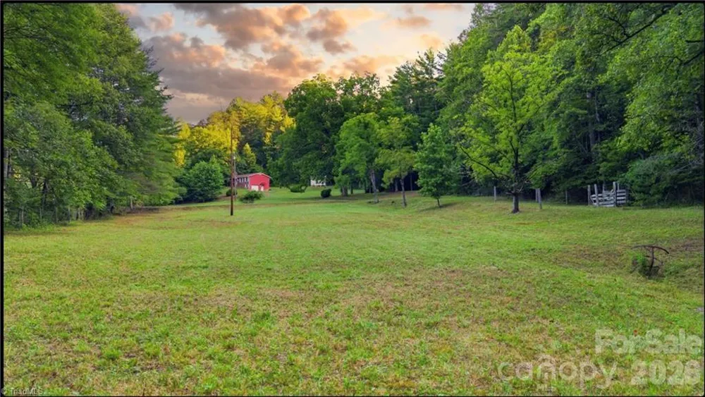 11526 US Highway 421 Purlear, NC 28665