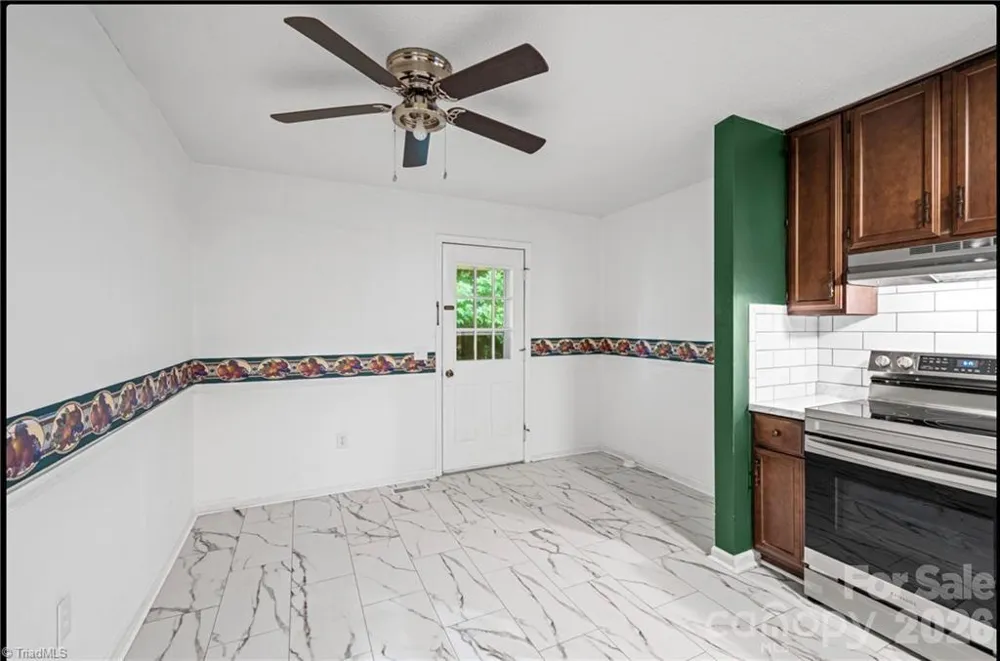 11526 US Highway 421 Purlear, NC 28665